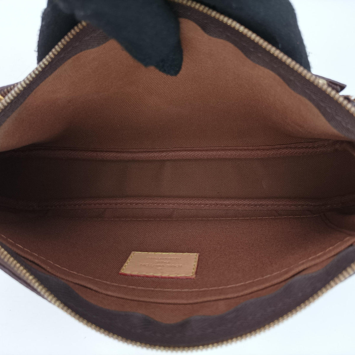 Vintage Louis Vuitton Multi Pochette Accessoir brown×khaki Monogram Canvas M44813 shoulderbag | stylenewstar