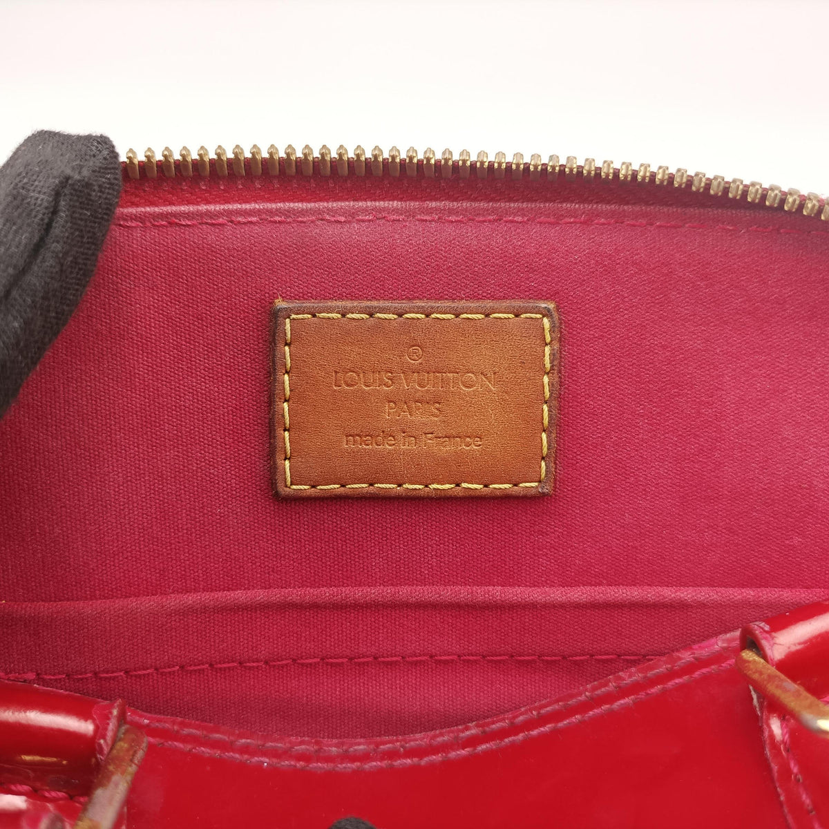 Vintage Louis Vuitton Alma BB CERISE Vernis M90174 handbag | stylenewstar