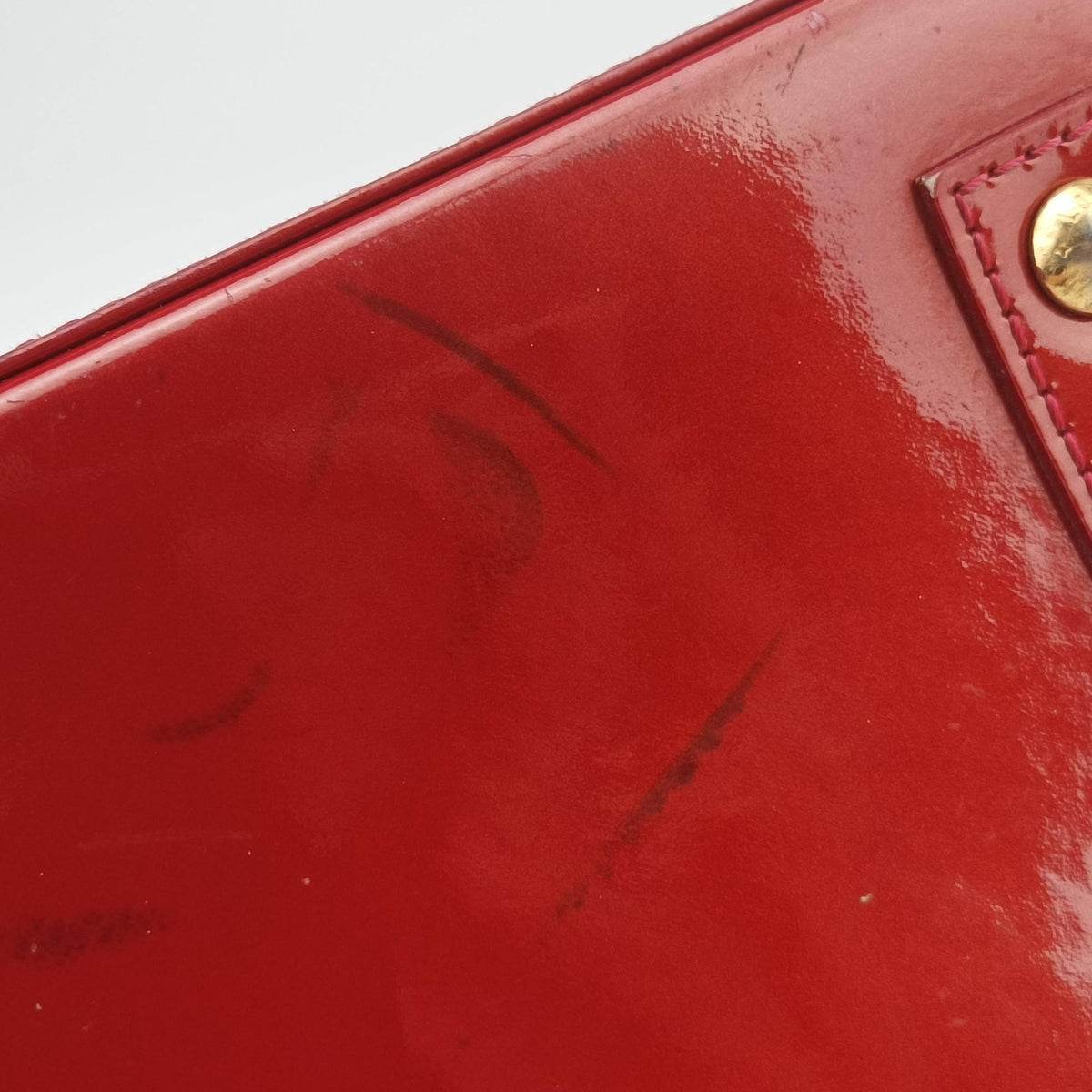 Vintage Louis Vuitton Alma BB CERISE Vernis M90174 handbag | stylenewstar