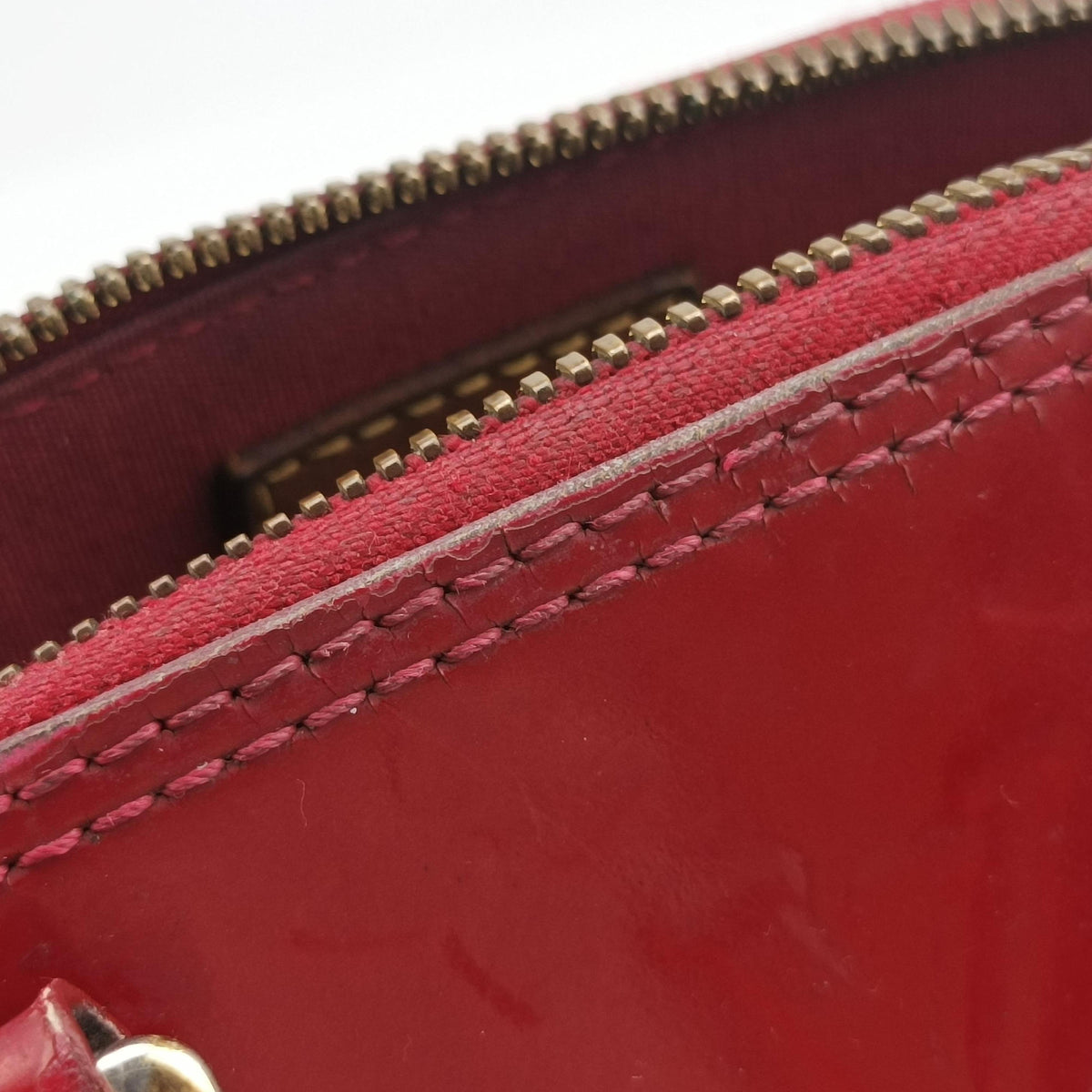 Vintage Louis Vuitton Alma BB CERISE Vernis M90174 handbag | stylenewstar