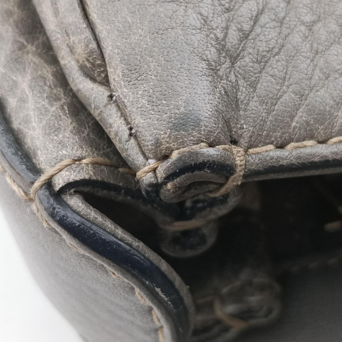 Pre-owned Gucci New Bamboo Gray leather 224964 shoulderbag | stylenewstar
