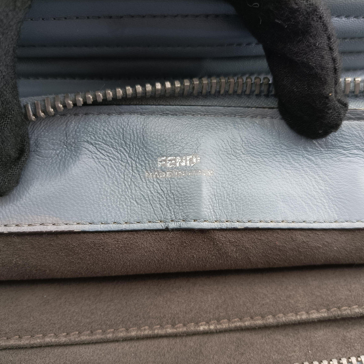 Pre-owned Fendi Dotcom Click Small Blue Leather 8BN299 shoulderbag | stylenewstar