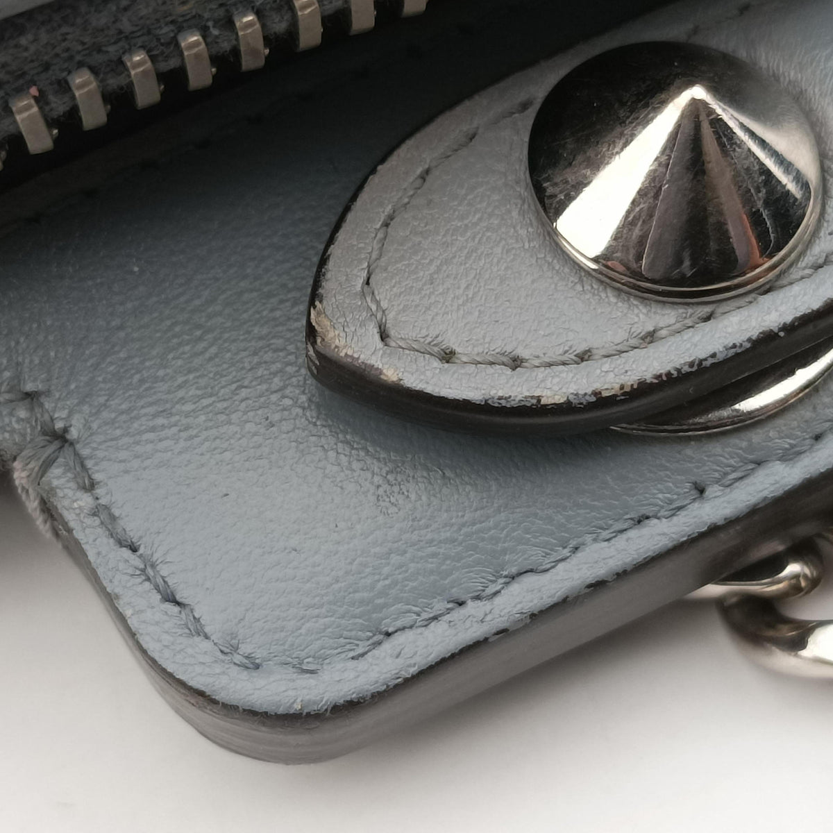 Pre-owned Fendi Dotcom Click Small Blue Leather 8BN299 shoulderbag | stylenewstar