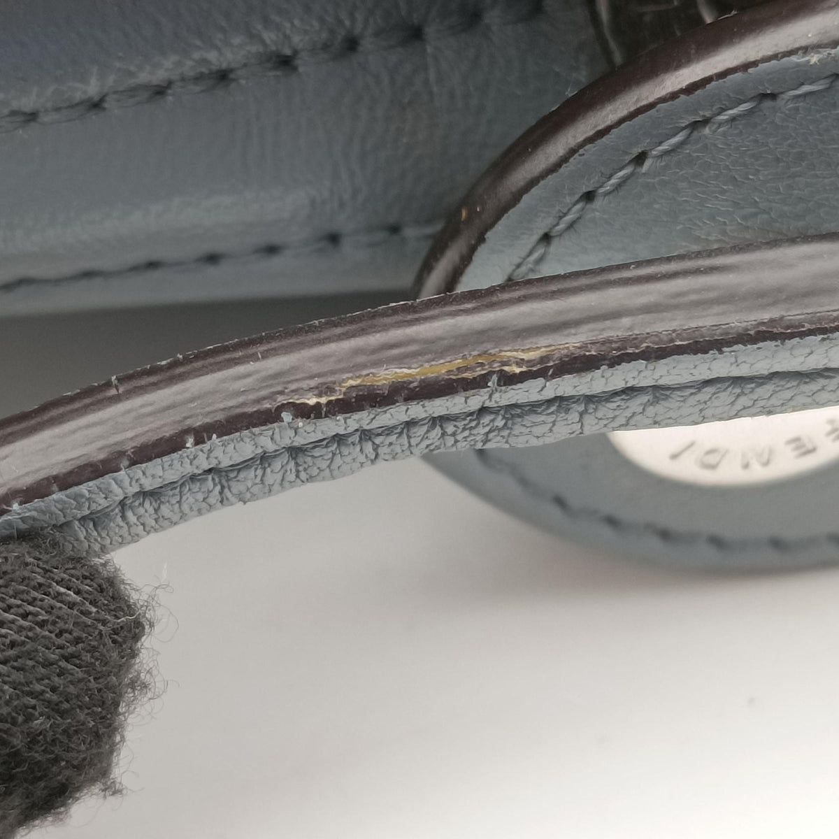 Pre-owned Fendi Dotcom Click Small Blue Leather 8BN299 shoulderbag | stylenewstar