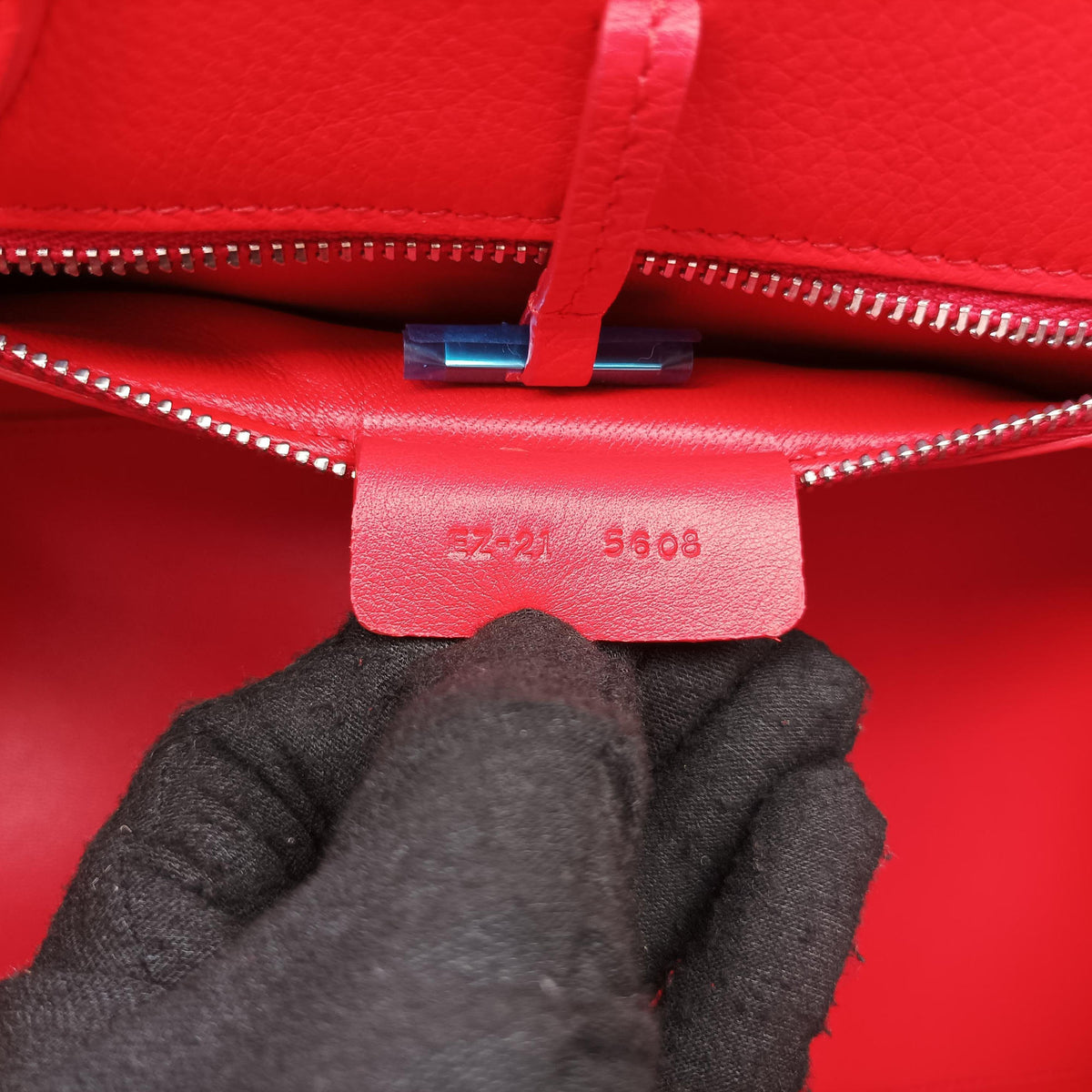 Pre-owned Ferragamo Hug Red leather  shoulderbag | stylenewstar