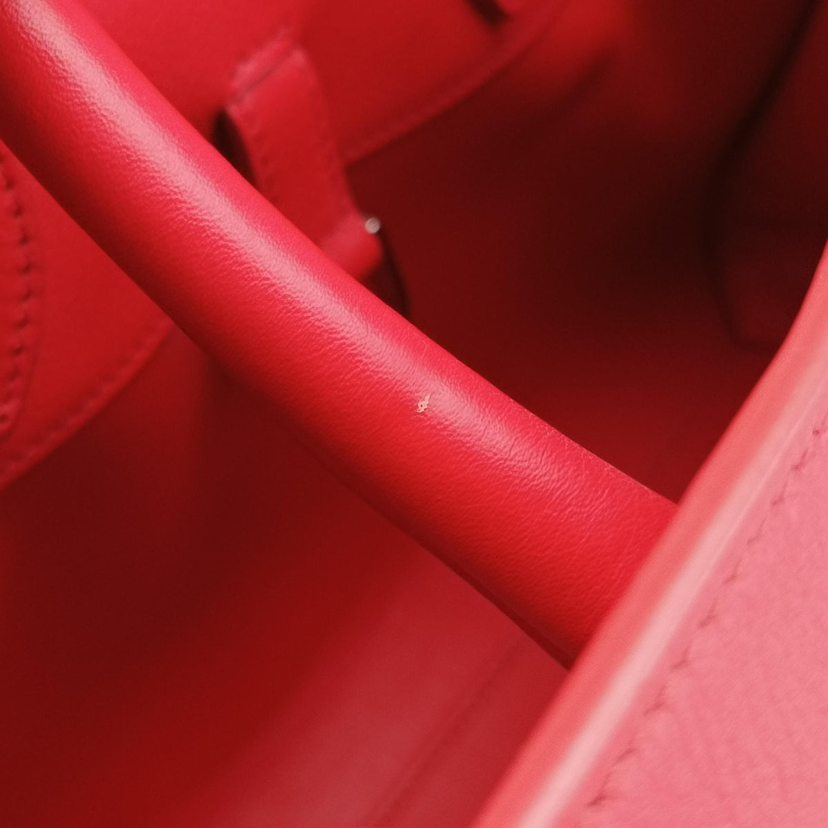 Pre-owned Ferragamo Hug Red leather  shoulderbag | stylenewstar