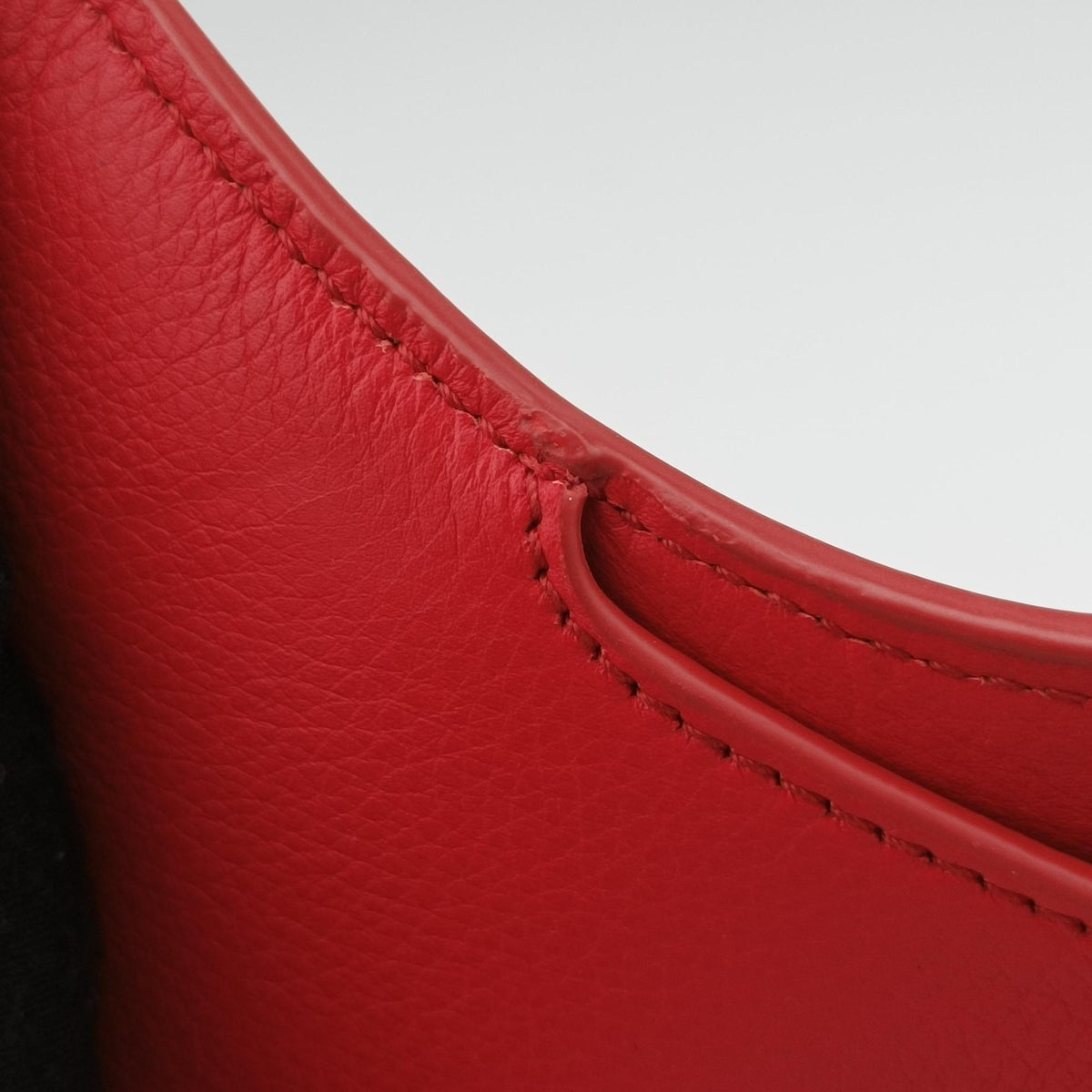 Pre-owned Ferragamo Hug Red leather  shoulderbag | stylenewstar