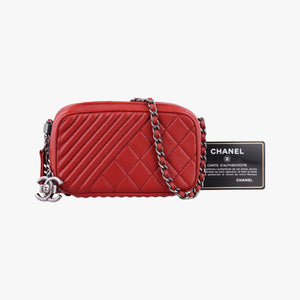 Secondhand Chanel Coco Boy Camera Case Red lambskin A92654 shoulderbag | stylenewstar