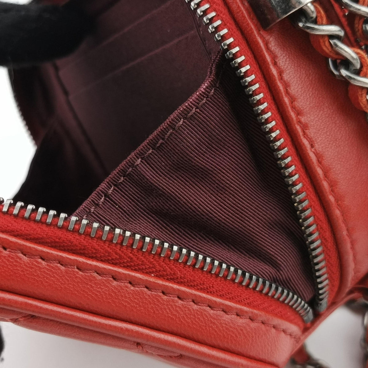 Secondhand Chanel Coco Boy Camera Case Red lambskin A92654 shoulderbag | stylenewstar