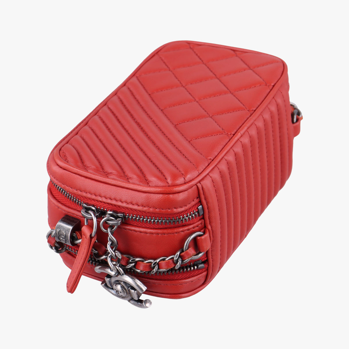 Secondhand Chanel Coco Boy Camera Case Red lambskin A92654 shoulderbag | stylenewstar