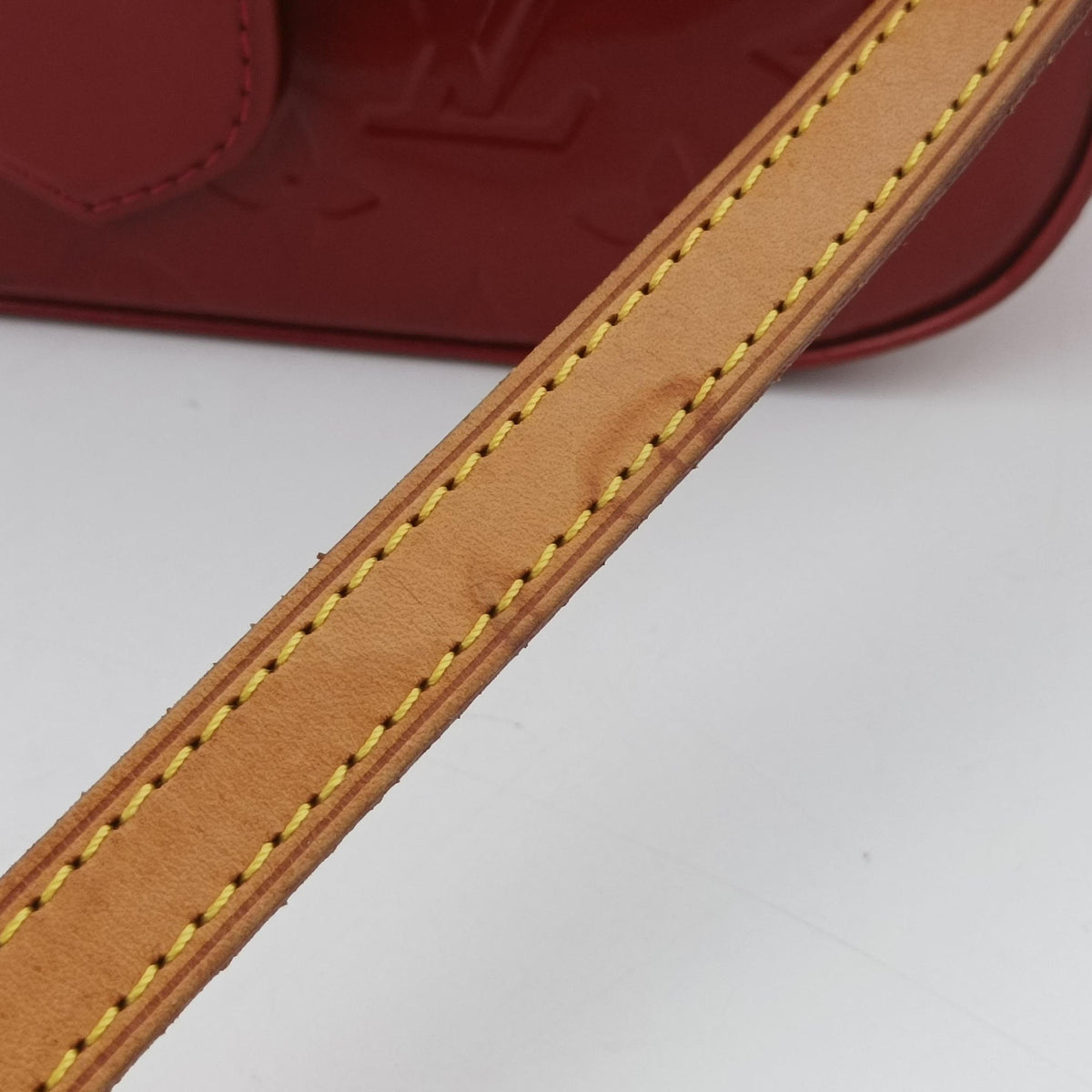 Pre-owned Louis Vuitton Bellflower PM Pomme d'Amour Vernis M91728 shoulderbag | stylenewstar