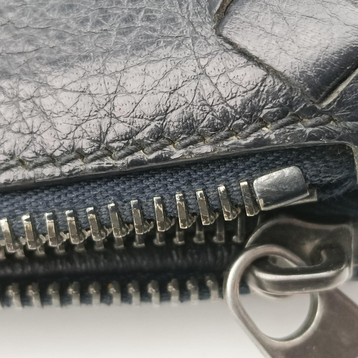 Pre-owned Bottega Veneta Intrecciato Navy lambskin  handbag | stylenewstar