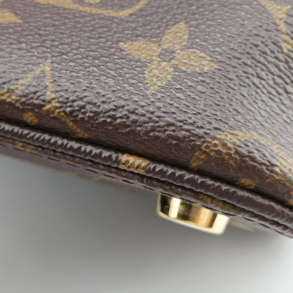 Pre-owned Louis Vuitton Lockit PM Brown Monogram Canvas M40613 handbag | stylenewstar