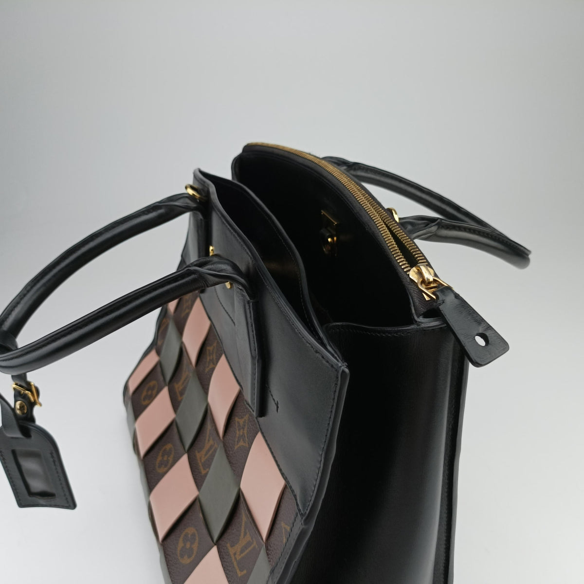 Secondhand Louis Vuitton City Steamer Pink x Black Leather M57222 handbag | stylenewstar