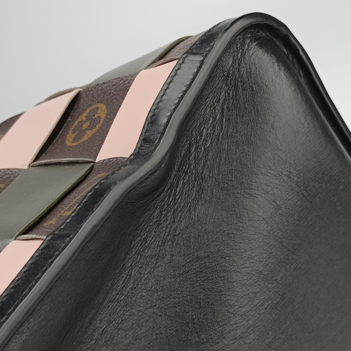 Secondhand Louis Vuitton City Steamer Pink x Black Leather M57222 handbag | stylenewstar