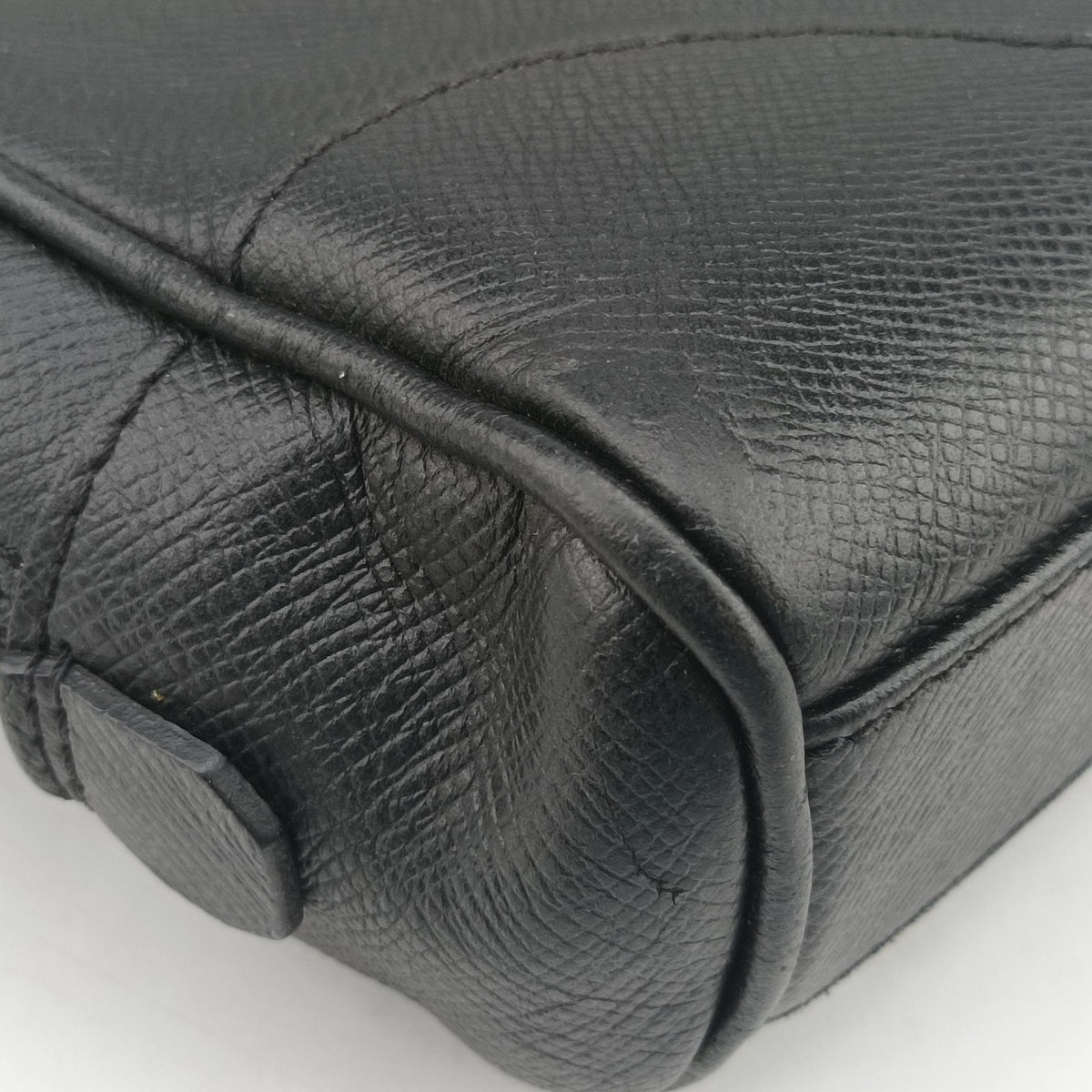 Secondhand Louis Vuitton IGOR Ardoise Taiga M31172 handbag | stylenewstar