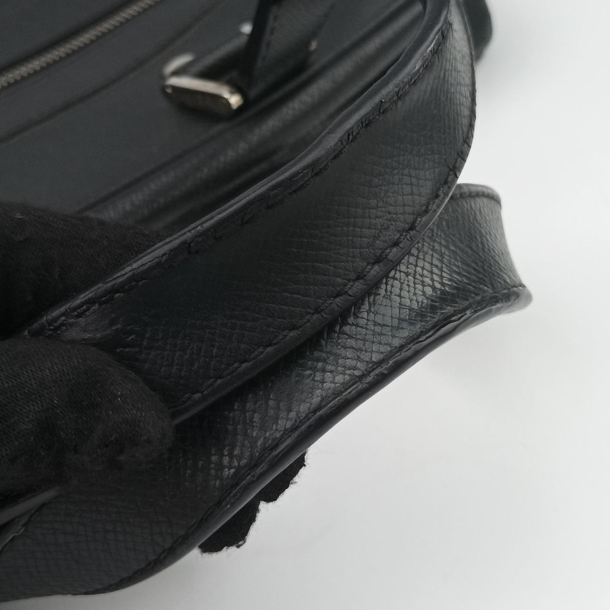 Secondhand Louis Vuitton IGOR Ardoise Taiga M31172 handbag | stylenewstar