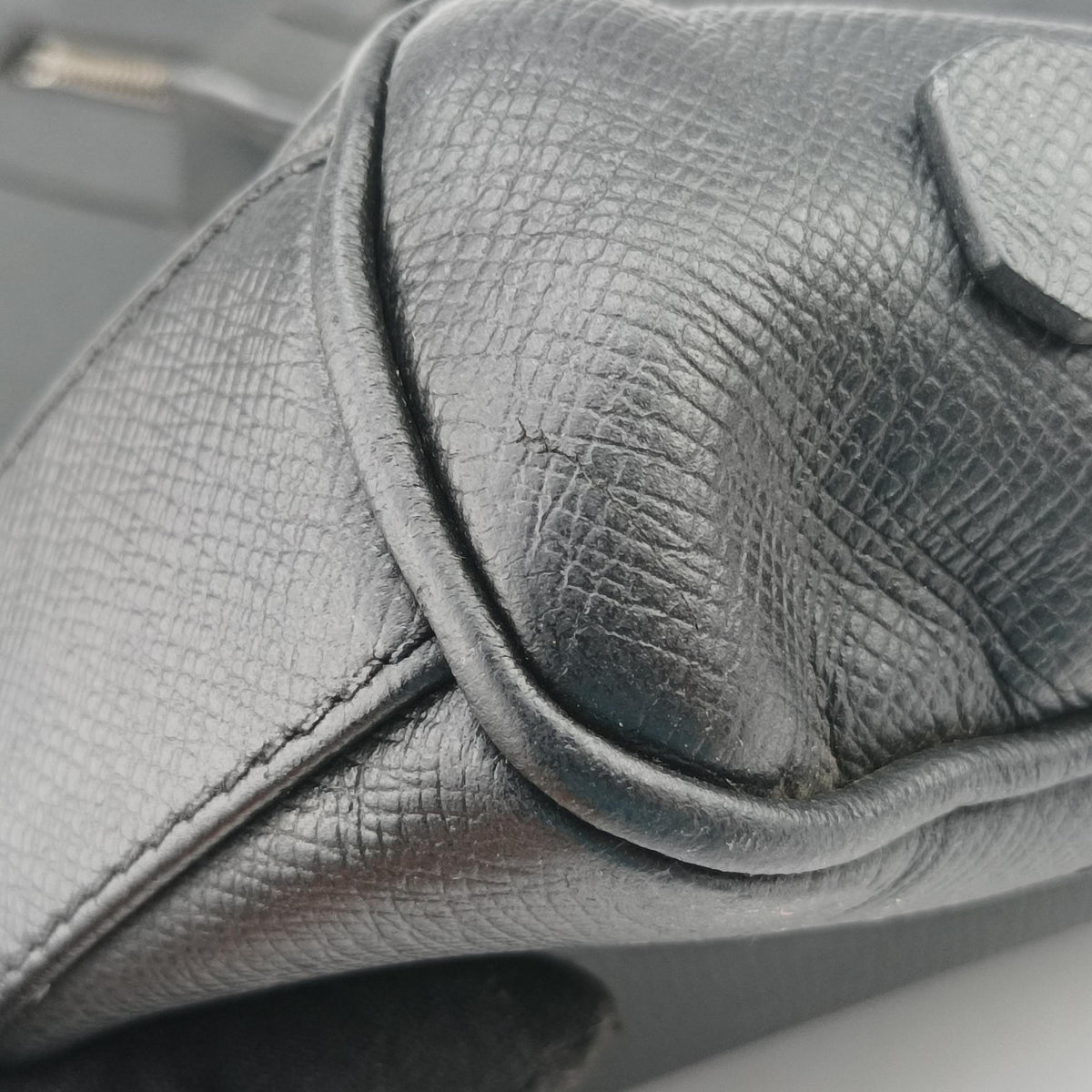 Secondhand Louis Vuitton IGOR Ardoise Taiga M31172 handbag | stylenewstar