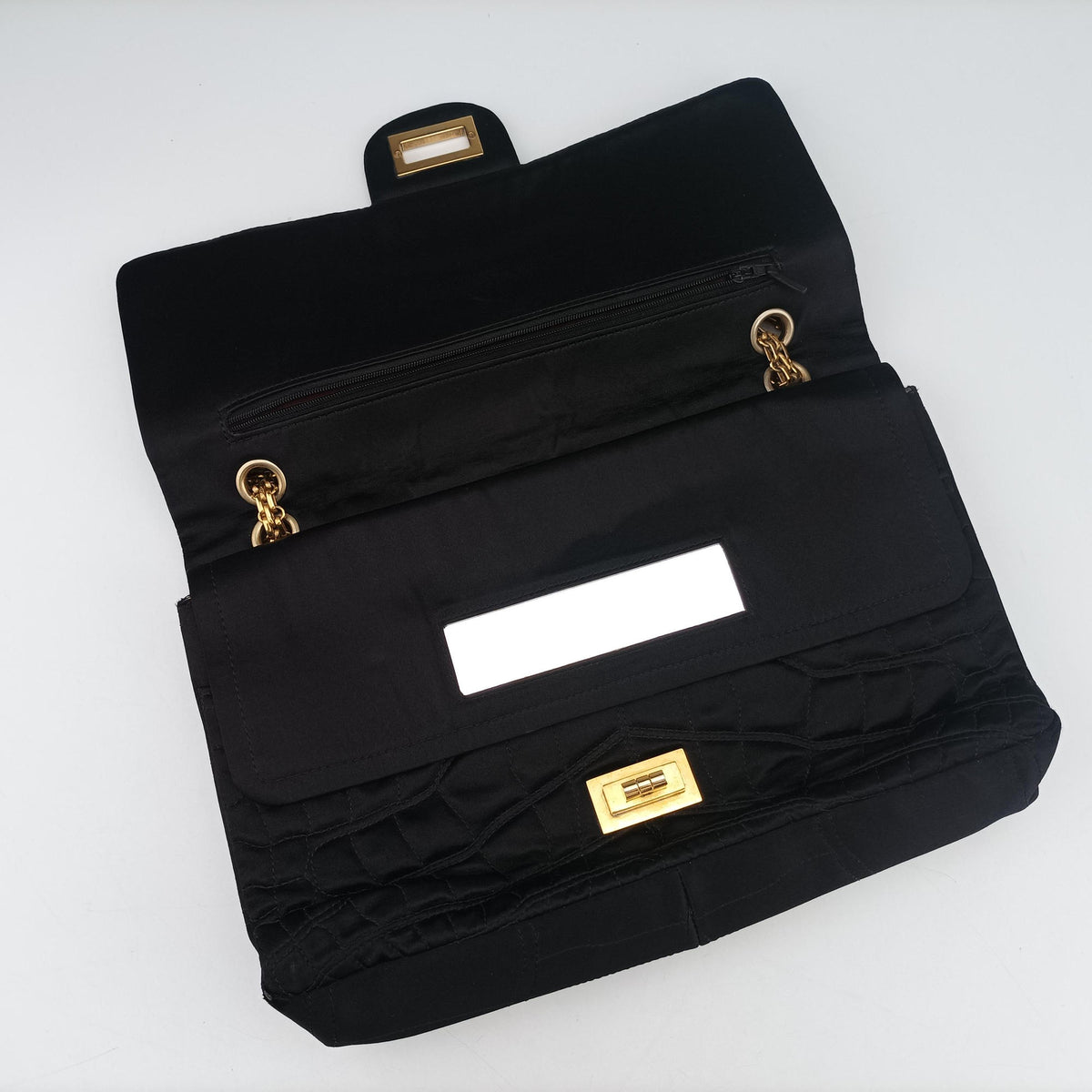 Pre-owned Chanel 2.55 Matelasse Black Silk A36414 shoulderbag | stylenewstar