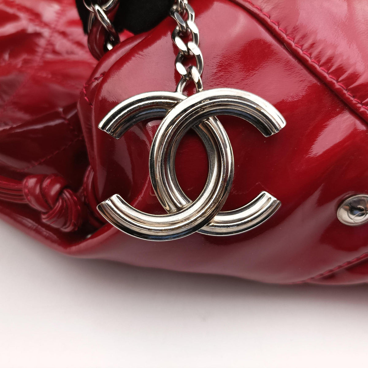 Secondhand Chanel Drawstring Tote Red Patent A47746 shoulderbag | stylenewstar