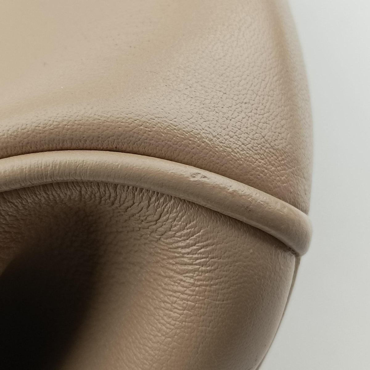 Pre-owned Christian Dior Diorissimo Beige Leather  shoulderbag | stylenewstar