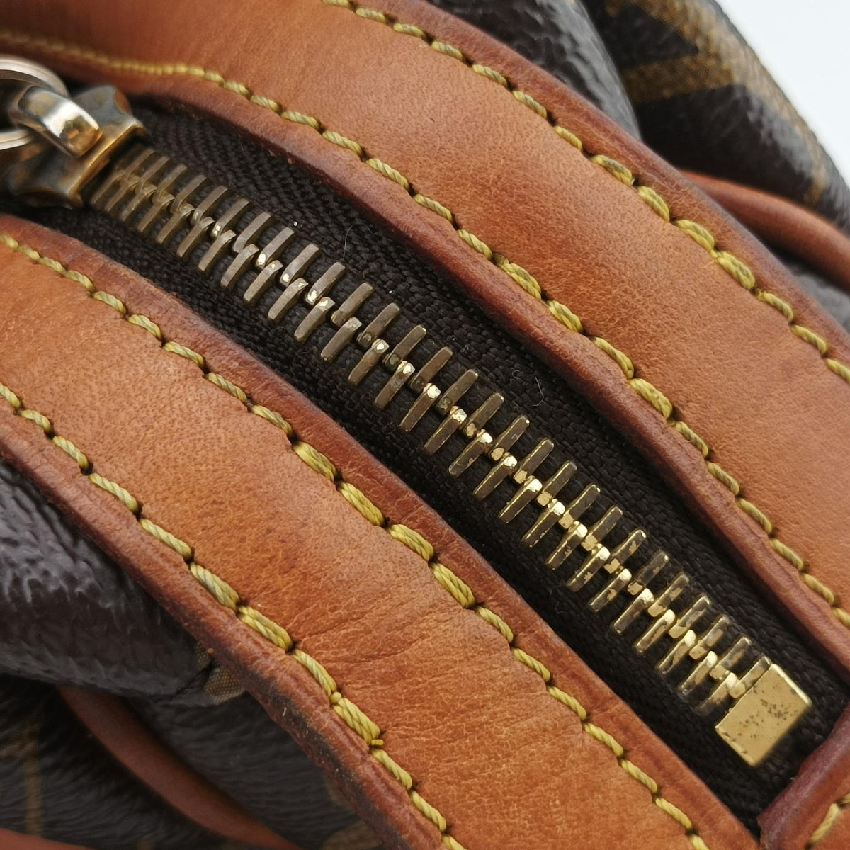 Secondhand Louis Vuitton STRESA PM brown Monogram Canvas M51186 shoulderbag | stylenewstar