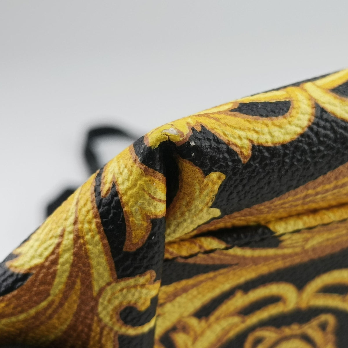 Pre-owned VERSACE Barocco Print Black×Yellow Leather  shoulderbag | stylenewstar