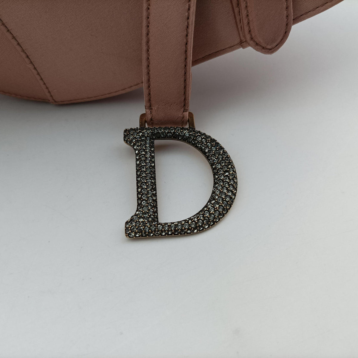 Pre-owned Christian Dior Saddle Pink silk  handbag | stylenewstar