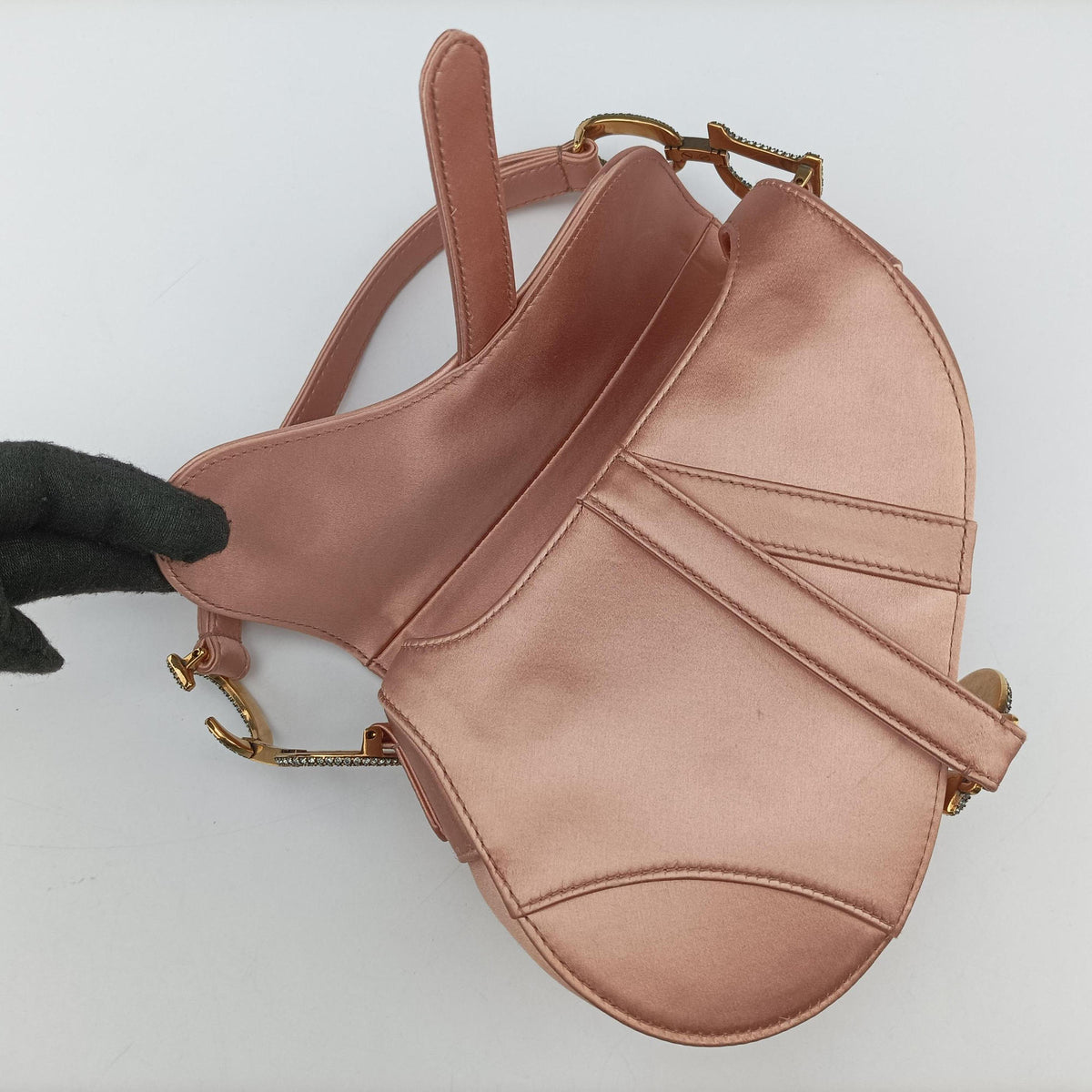 Pre-owned Christian Dior Saddle Pink silk  handbag | stylenewstar