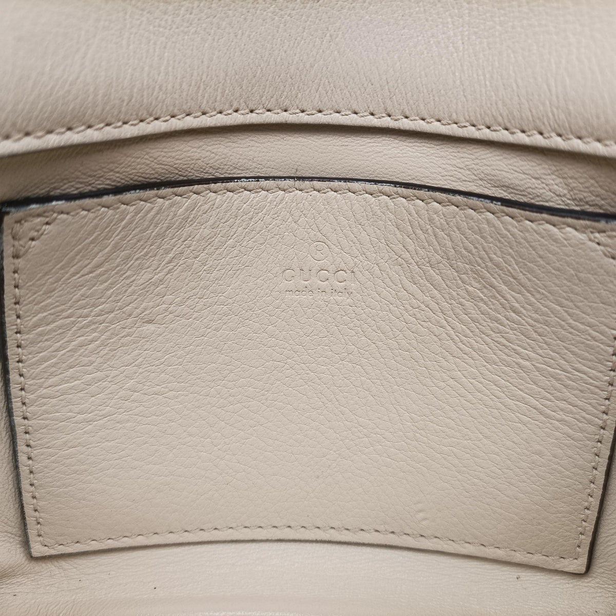 Pre-owned Gucci Blondie mini White Leather 698643 shoulderbag | stylenewstar