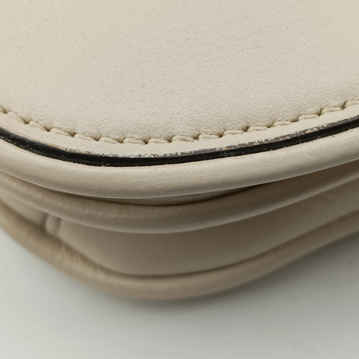 Pre-owned Gucci Blondie mini White Leather 698643 shoulderbag | stylenewstar