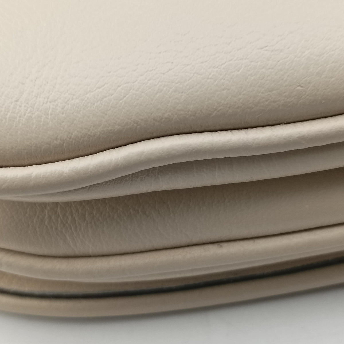 Pre-owned Gucci Blondie mini White Leather 698643 shoulderbag | stylenewstar