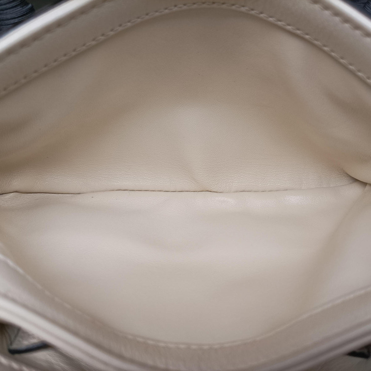 Pre-owned Gucci Blondie mini White Leather 698643 shoulderbag | stylenewstar