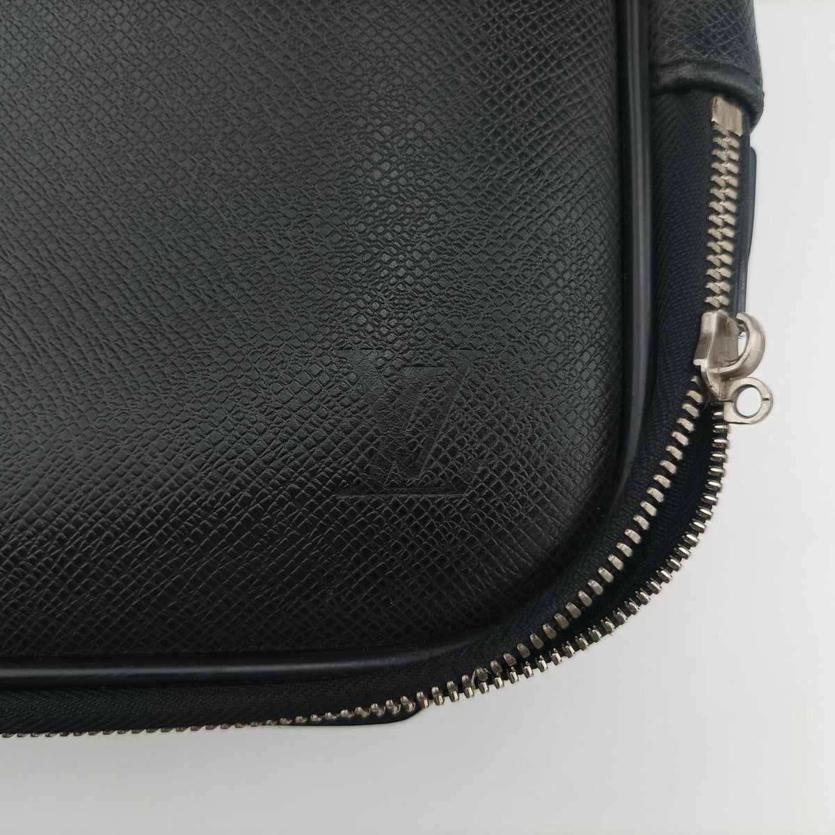Pre-owned Louis Vuitton Pegase 55 ARDOISE Taiga Leather M23272 suitcase | stylenewstar