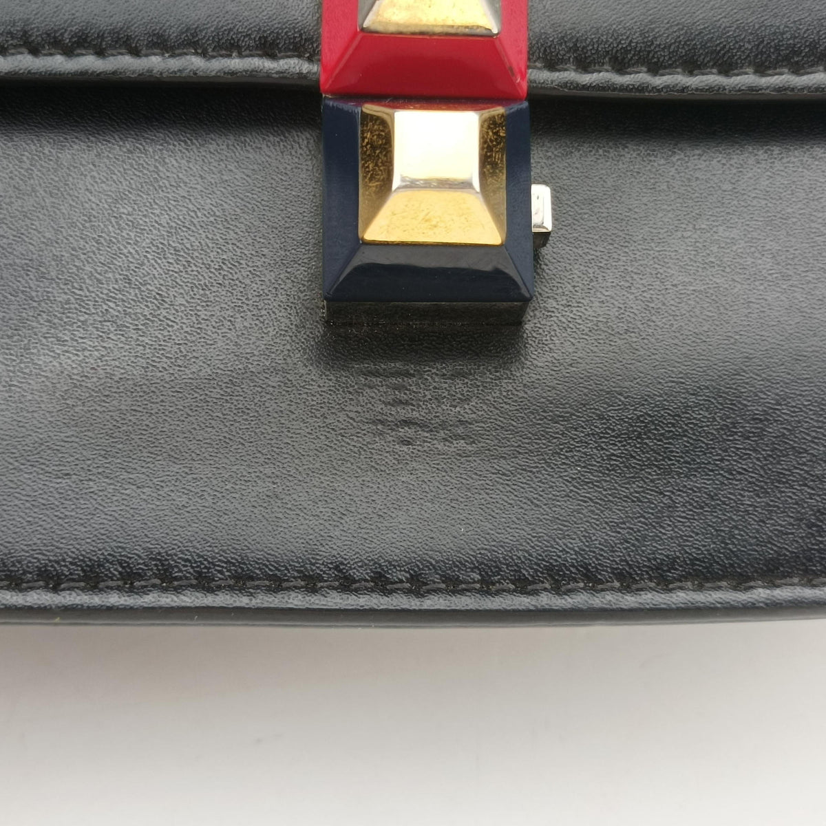 Vintage Fendi Kan I Black Leather 8M0381 shoulderbag | stylenewstar