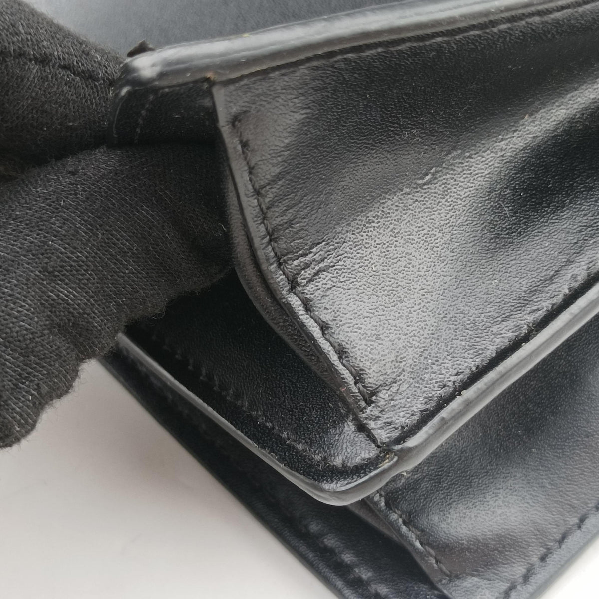Vintage Fendi Kan I Black Leather 8M0381 shoulderbag | stylenewstar