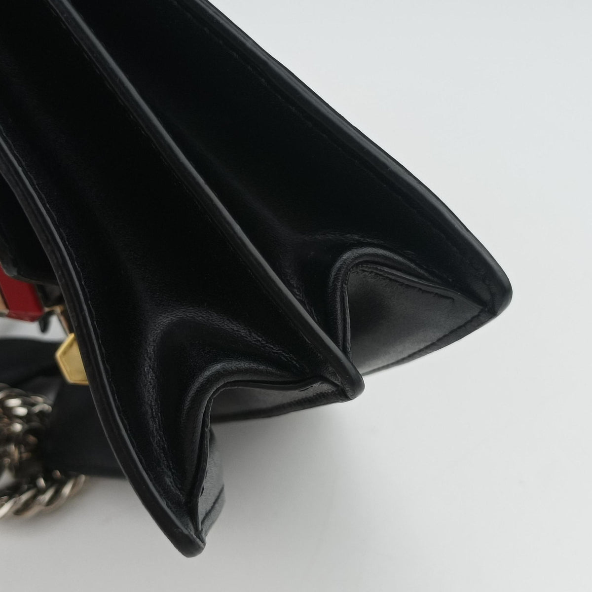 Vintage Fendi Kan I Black Leather 8M0381 shoulderbag | stylenewstar