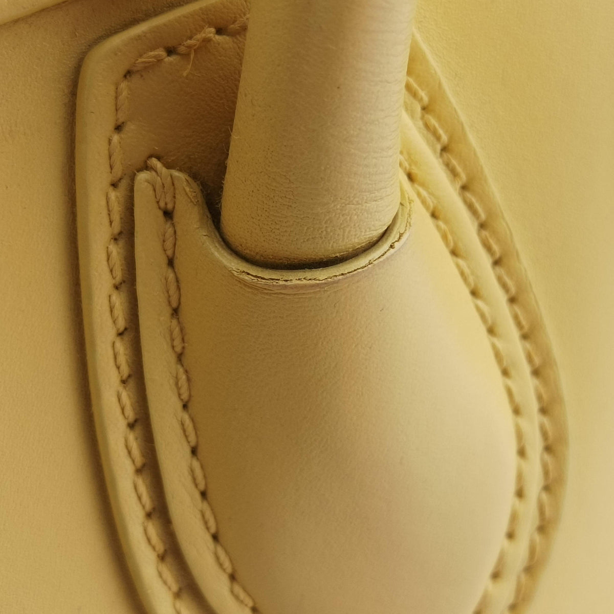 Pre-owned Celine Luggage Micro shopper Yellow Leather  handbag | stylenewstar