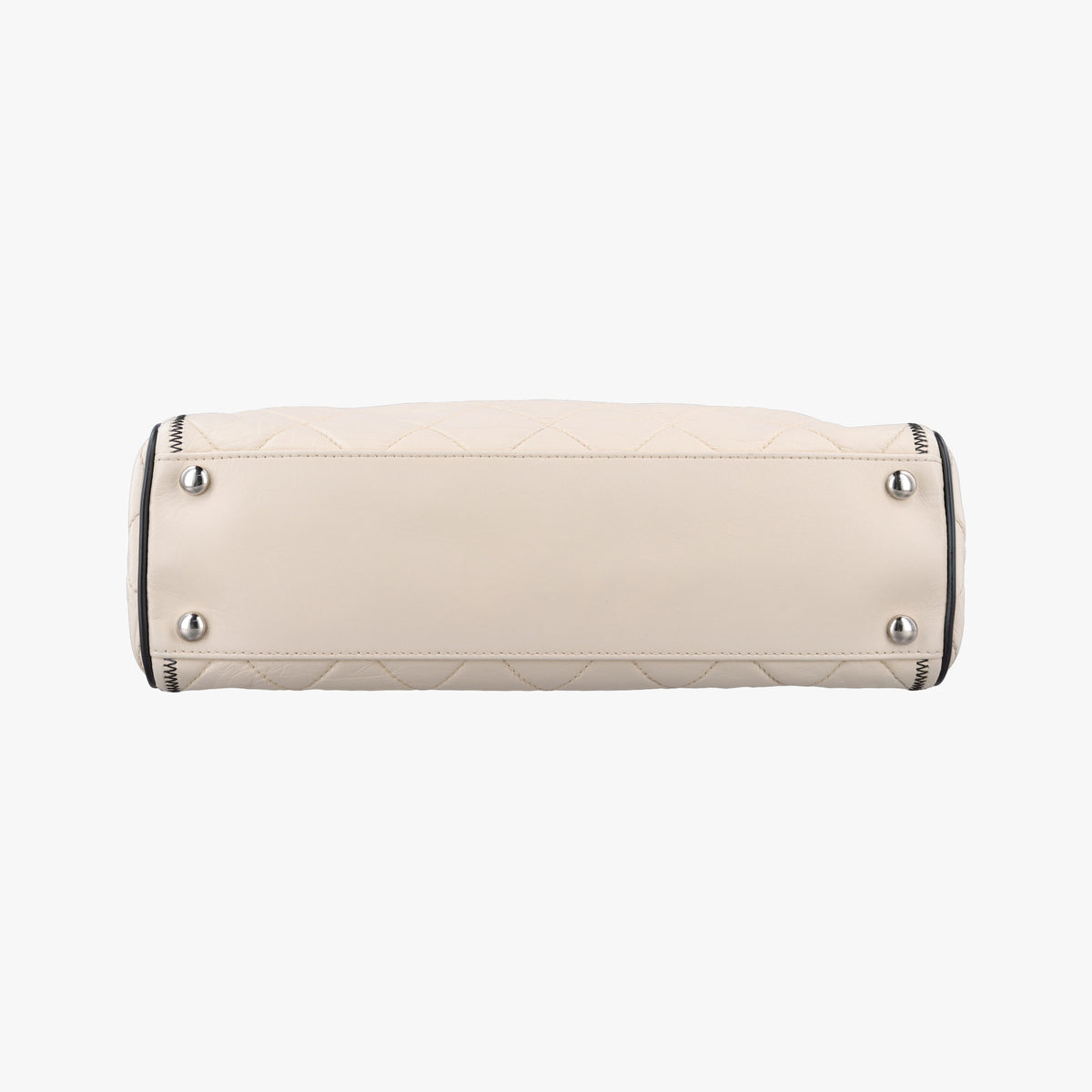 Pre-owned Chanel East West 2.55 White lambskin A37696 shoulderbag | stylenewstar