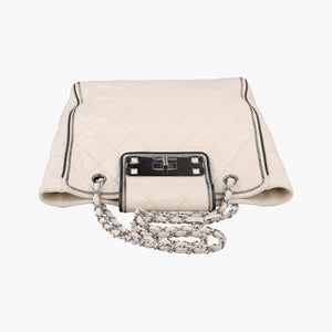 Pre-owned Chanel East West 2.55 White lambskin A37696 shoulderbag | stylenewstar
