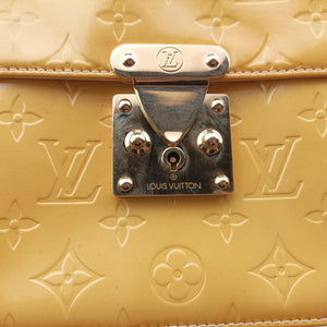Pre-owned Louis Vuitton Spring Street Lime yellow Vernis M91068 handbag | stylenewstar