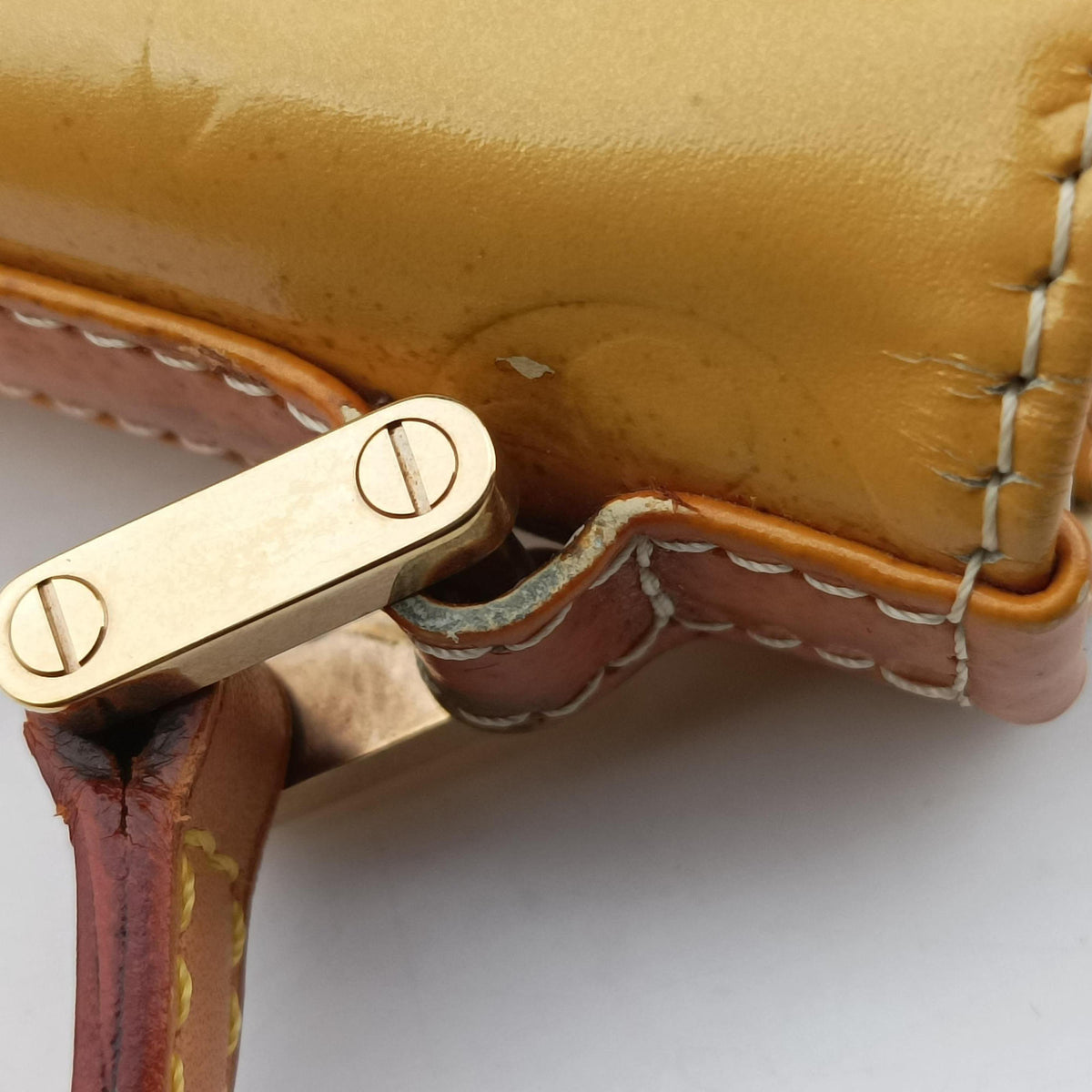 Pre-owned Louis Vuitton Spring Street Lime yellow Vernis M91068 handbag | stylenewstar