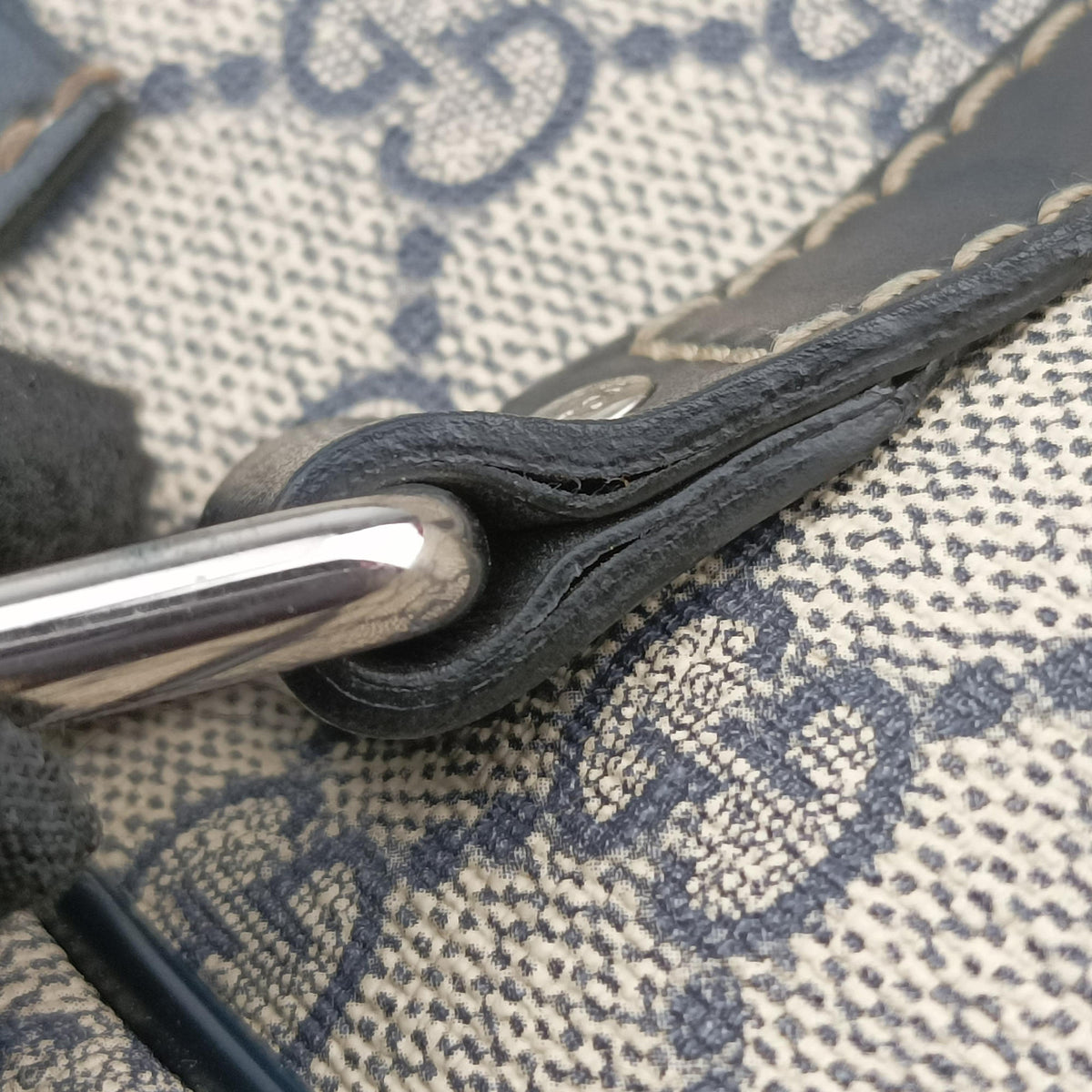 Vintage Gucci GG Supreme Business Beige×Navy PVC coated canvas×Leather 322287 handbag | stylenewstar
