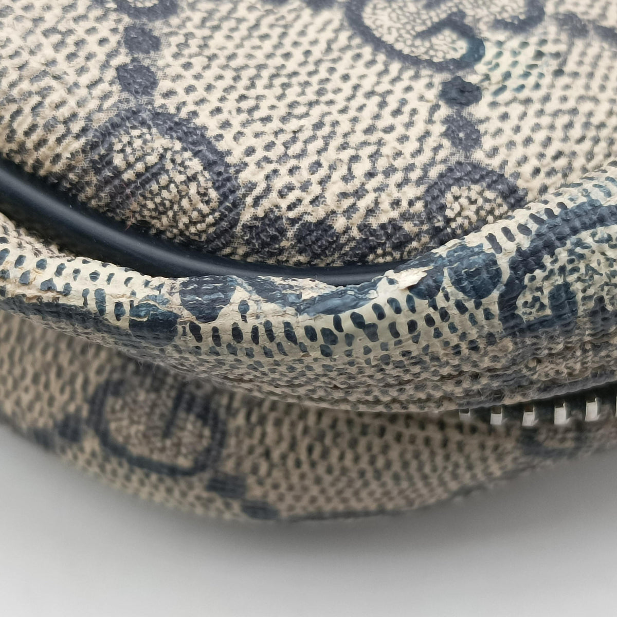 Vintage Gucci GG Supreme Business Beige×Navy PVC coated canvas×Leather 322287 handbag | stylenewstar