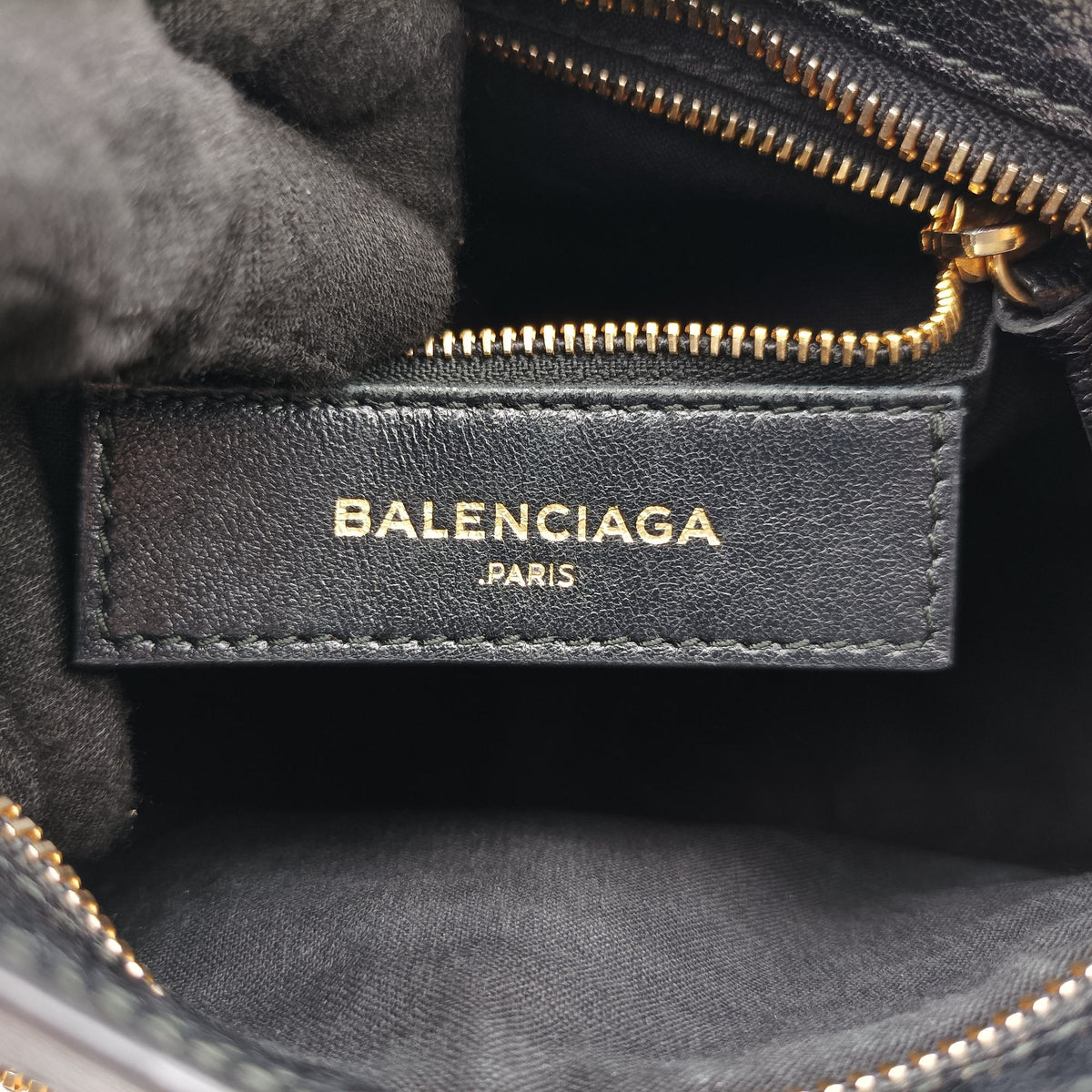 Pre-owned Balenciaga Classic City Black lambskin  shoulderbag | stylenewstar