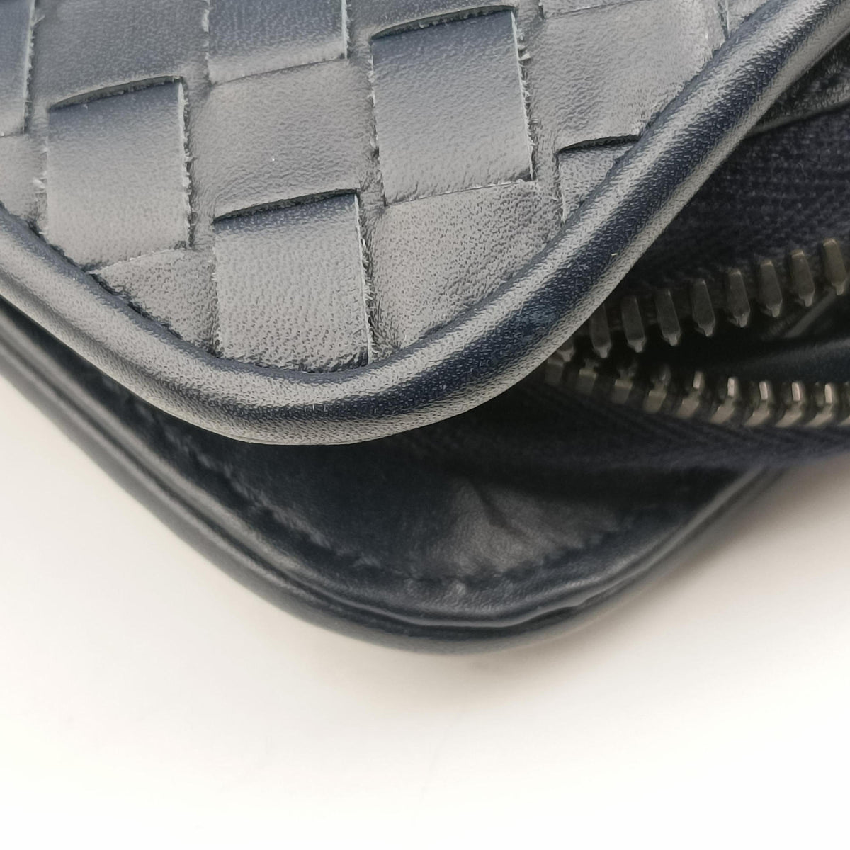 Pre-owned Bottega Veneta Intrecciato Navy lambskin  handbag | stylenewstar