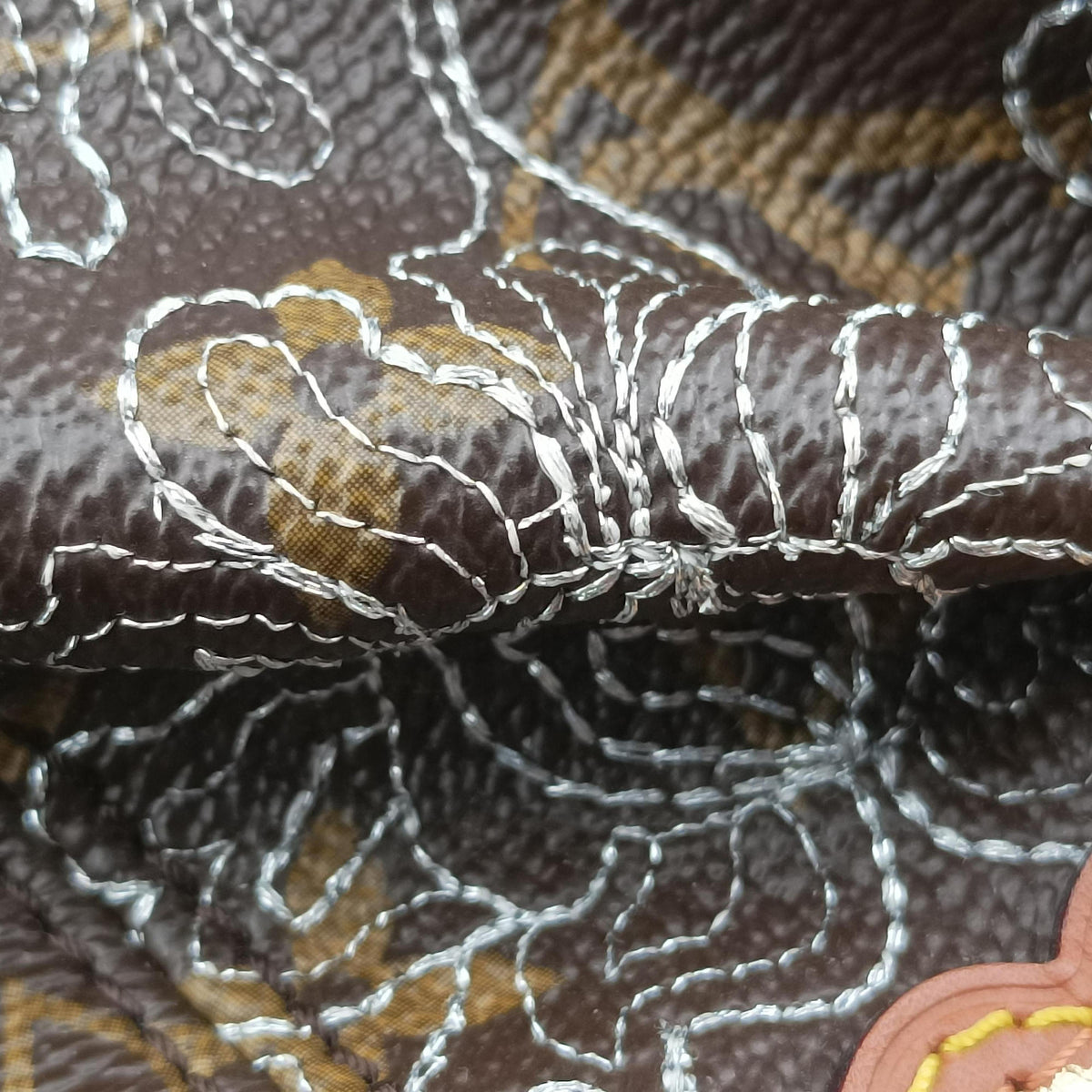 Secondhand Louis Vuitton Kirsten Brown Monogram Dentelle Kirsten M95403 shoulderbag | stylenewstar