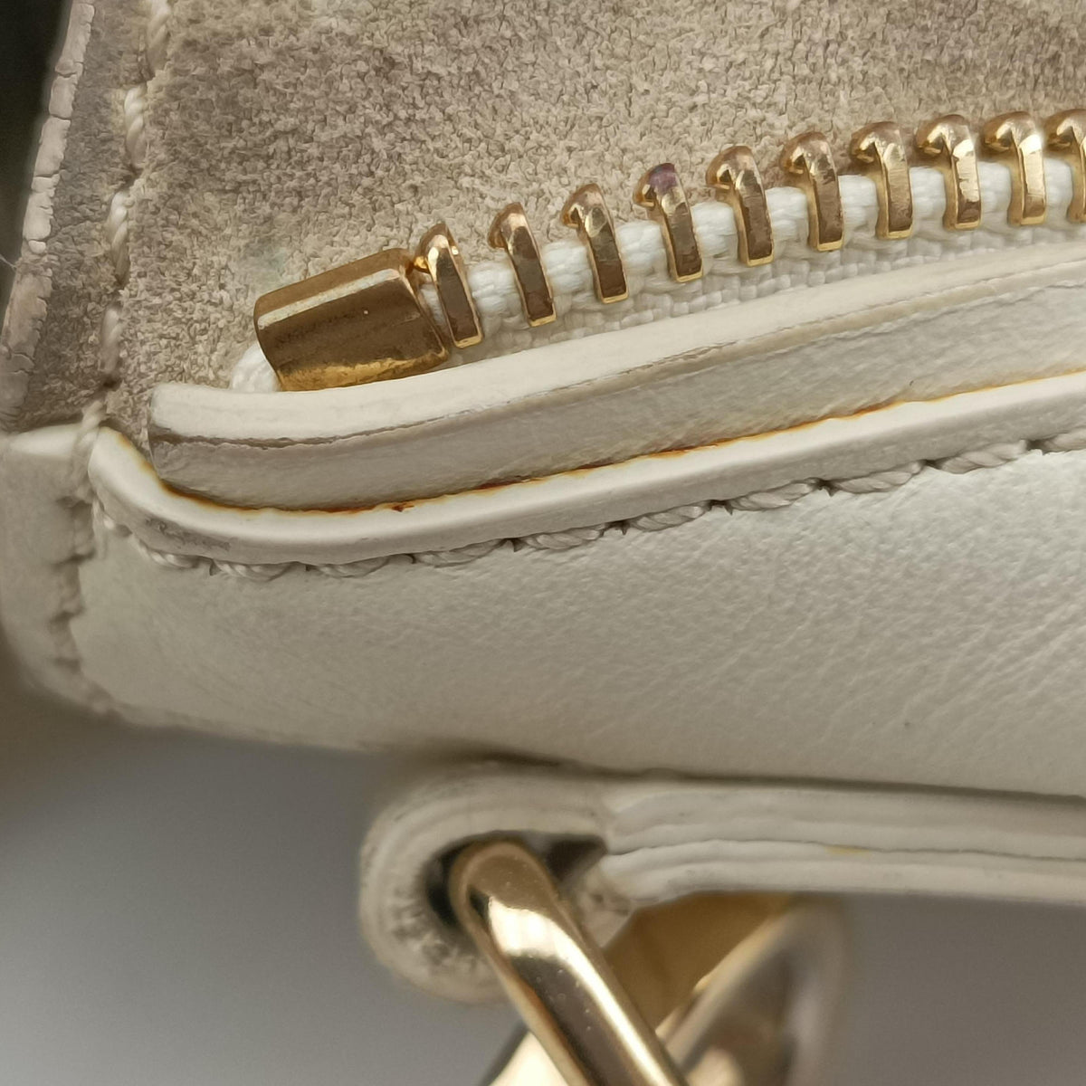 Pre-owned Chloe FAYE mini White leather  shoulderbag | stylenewstar