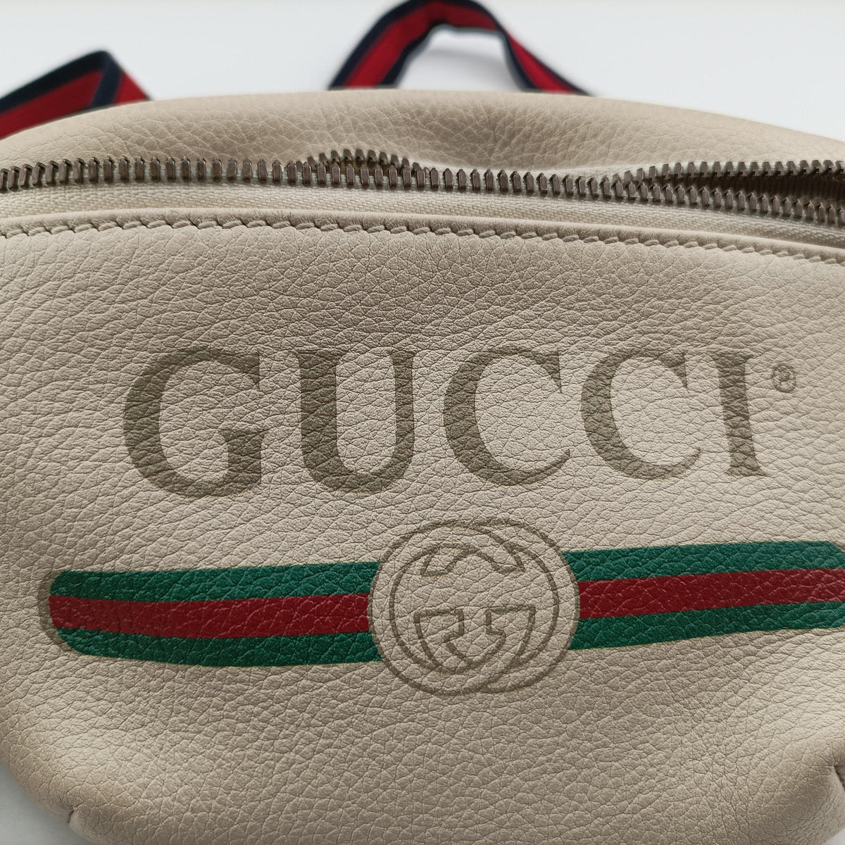 Pre-owned Gucci Print White Leather 527792 bum bag/waist bag | stylenewstar