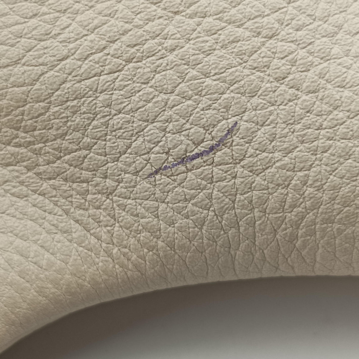 Pre-owned Gucci Print White Leather 527792 bum bag/waist bag | stylenewstar